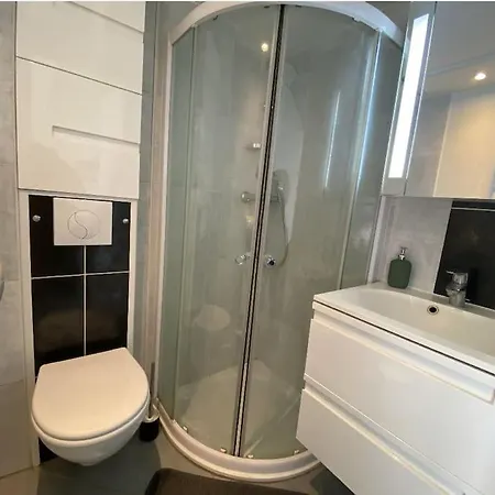 Jean Paul 2 Au Coeur De , Gare 